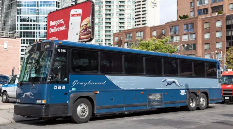 New York Montreal overnight coach