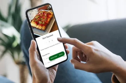 online-ordering-on-couch2